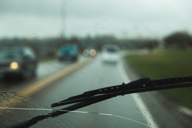How Do I Stop My Windshield Crack from Spreading?