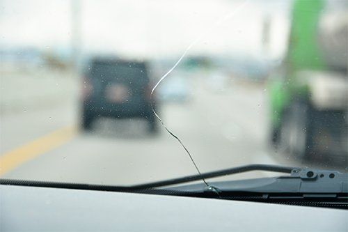 Types of Windshield Cracks And Causes