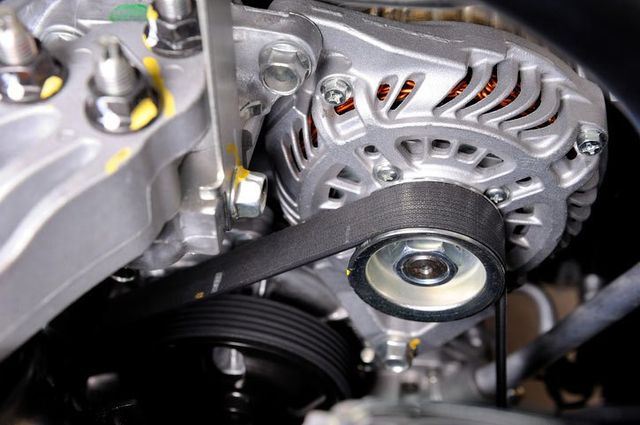 What Problems Can a Loose Serpentine Belt Cause Chevy